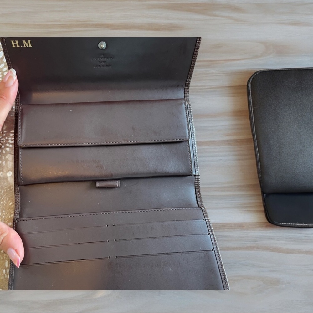 Louis Vuitton Epi International Wallet - Picture 5 of 5